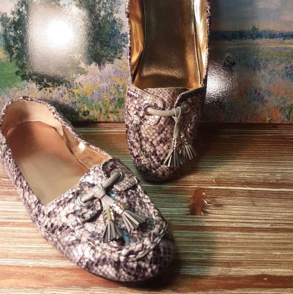 IMAN GRAY SNAKESKIN TASSEL LOAFER 8 - Picture 2 of 6